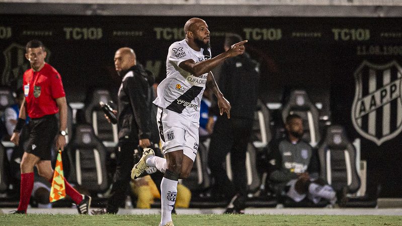 Ponte Preta: gol contra o Santos ajuda em afirmação de Sérgio Raphael