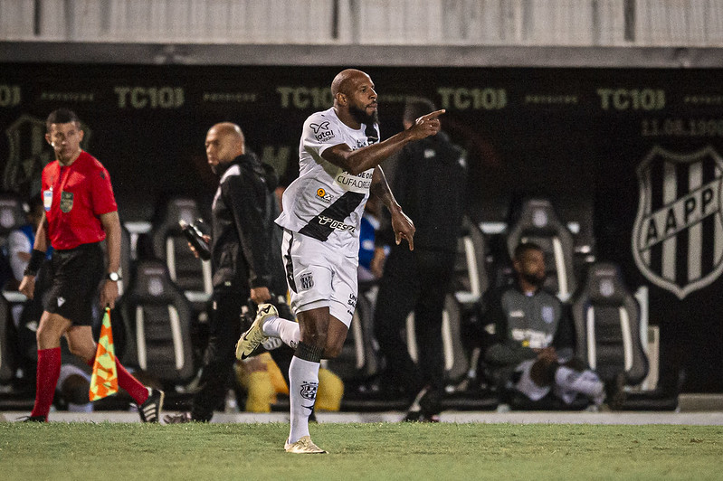 Ponte Preta: gol contra o Santos ajuda em afirmação de Sérgio Raphael