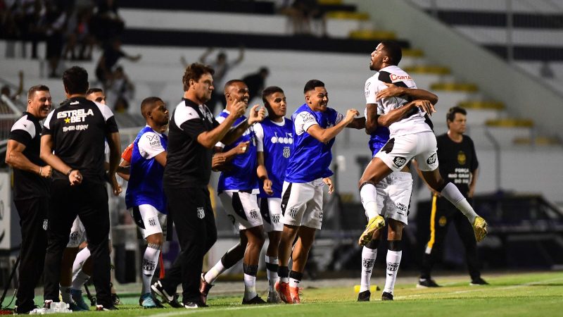 Ponte Preta: Brigatti pede “carinho da torcida por Jeh” e comemora primeira vitória na Série B