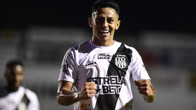 Ponte Preta: Dodô ganha status de titular e dispara na vice-artilharia