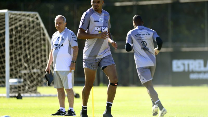 Ponte Preta: Jeh cumpre suspensão e aumenta opções no ataque