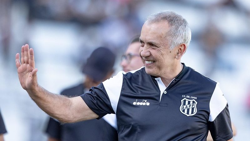 Ponte Preta: Nelsinho Baptista mantém invencibilidade em estreias pela Macaca