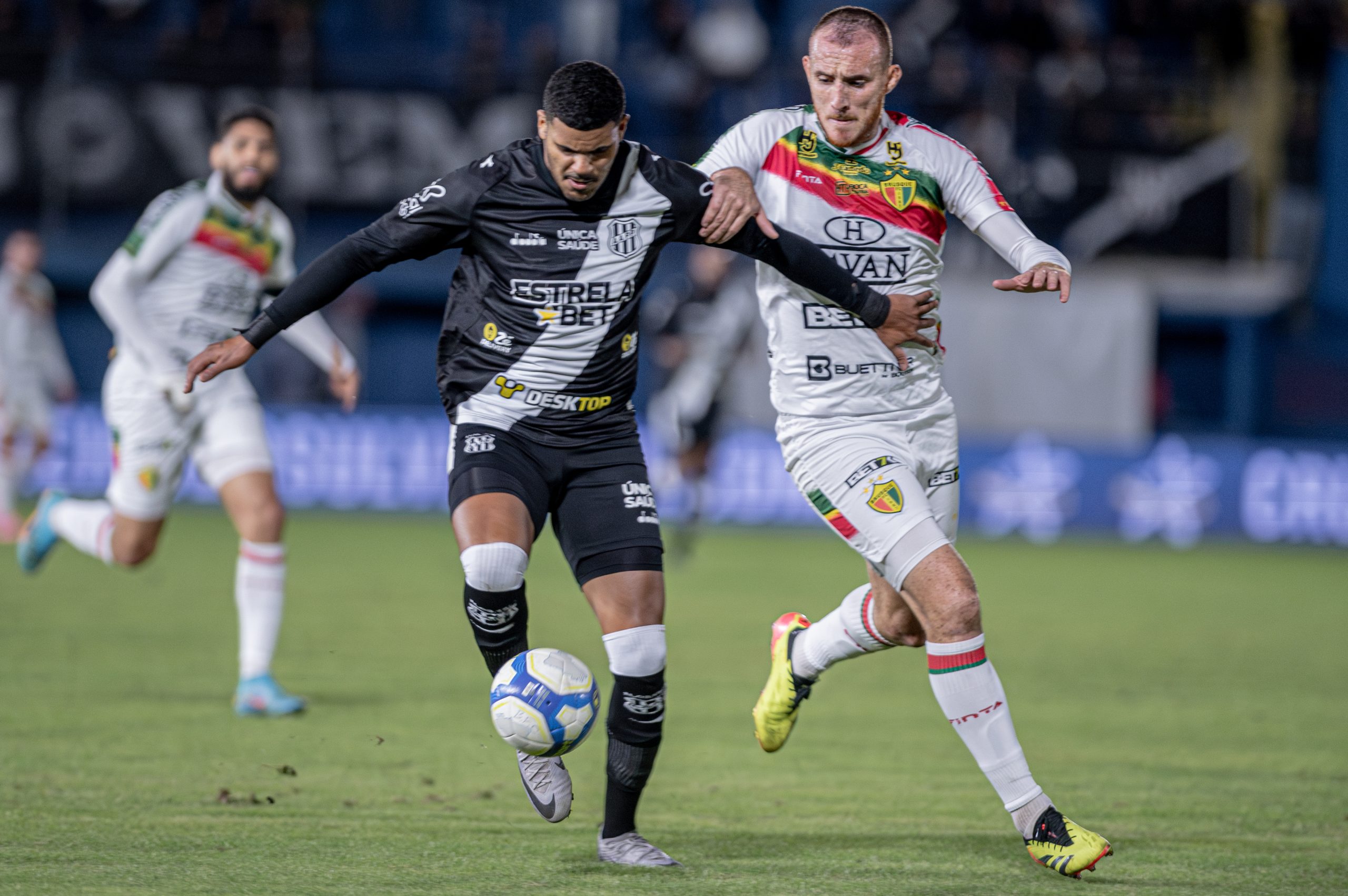 Brusque 0x0 Ponte Preta: empate em Itajaí mantém jejum da Macaca como visitante