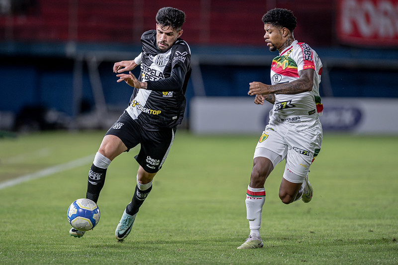 Ponte Preta: Matheus Régis vê jogo com Mirassol como oportunidade para “saltar na tabela”