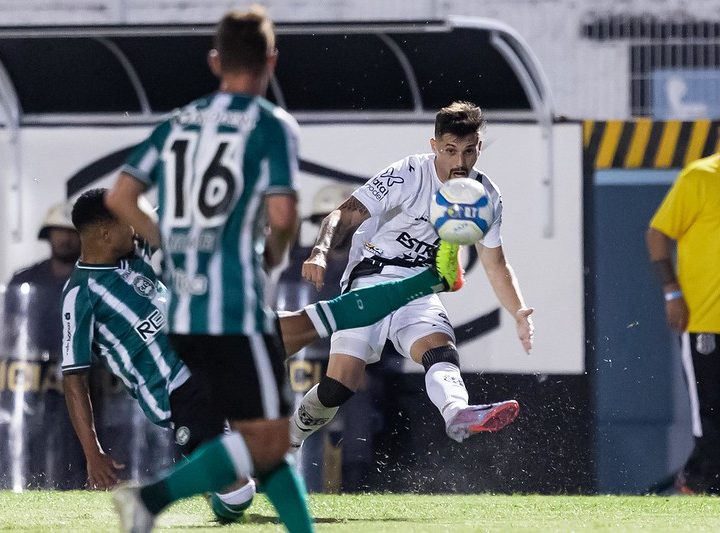 Ponte Preta: à espera de Valentim, diretoria sinaliza com liberação de dupla