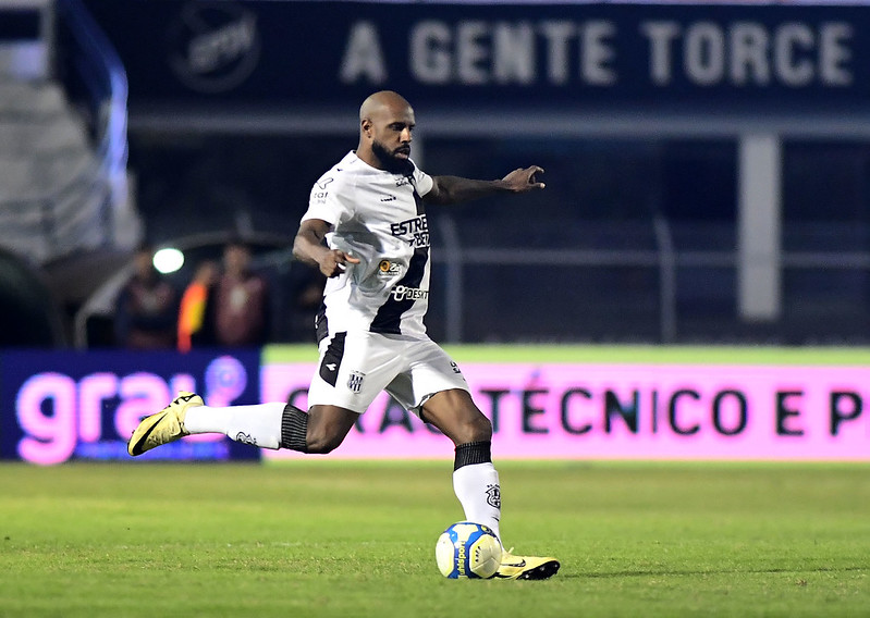 Ponte Preta: com dois suspensos e uma volta, Nelsinho segue sem repetir o time