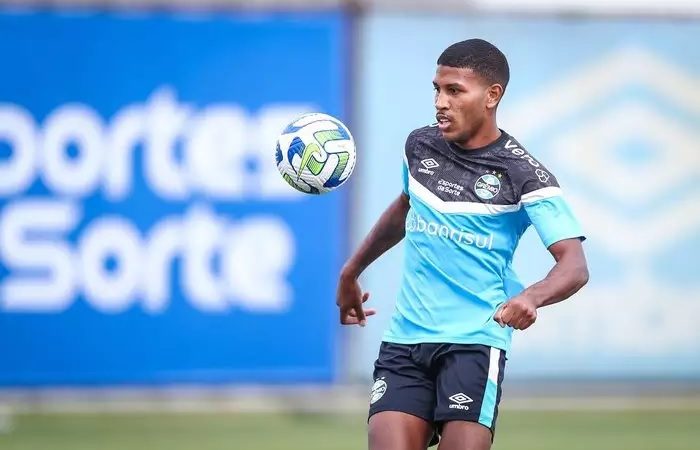 Ponte Preta: chegada de ex-Grêmio acirra disputa na lateral direita