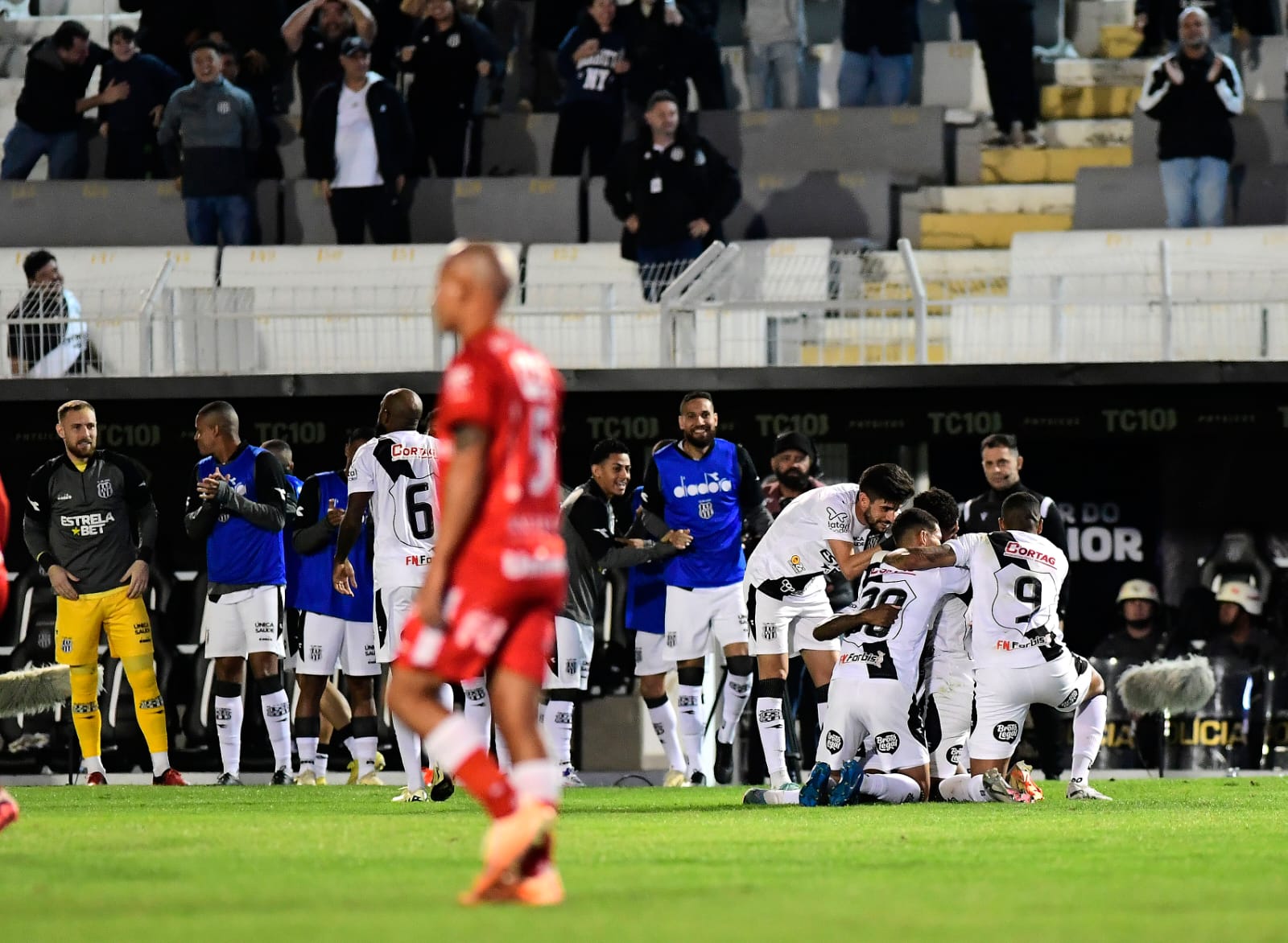 Ponte Preta 2×0 Vila Nova: vitória com golaços mantém Nelsinho com 100% no Majestoso