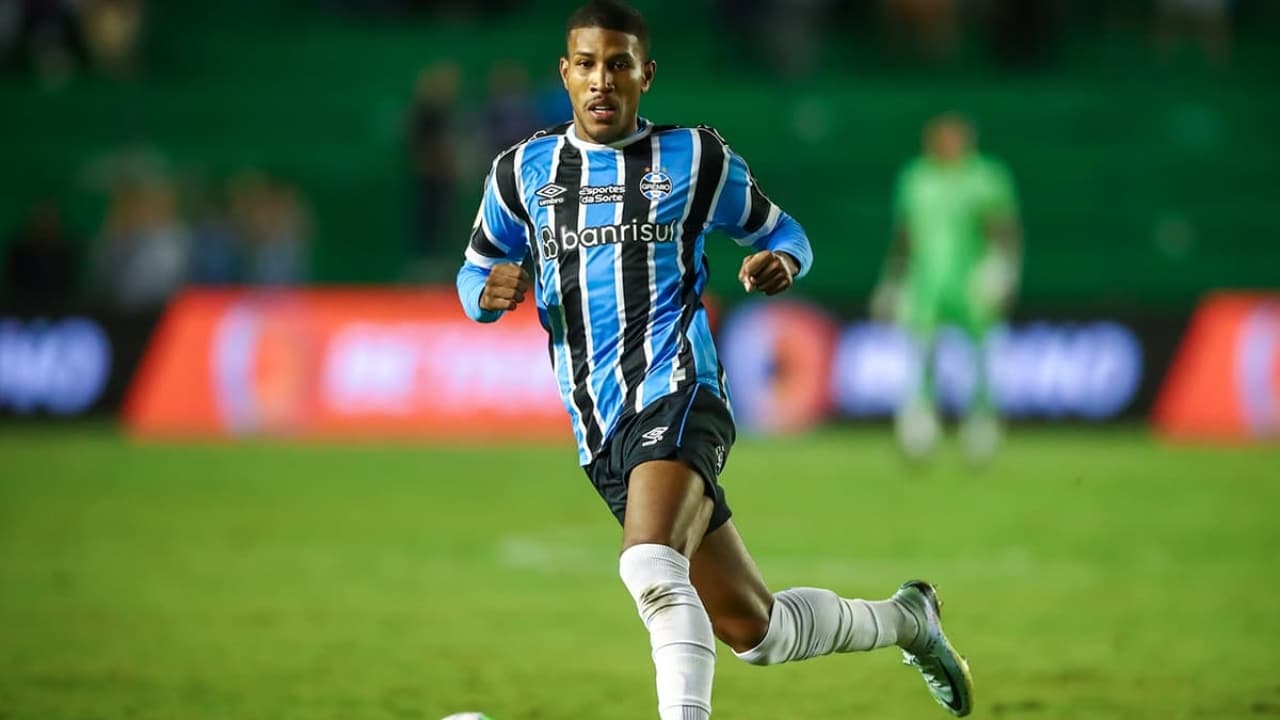 Ponte Preta: diretoria acerta com lateral-direito ex-Grêmio para sequência da Série B