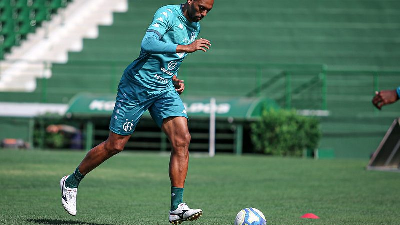 Guarani: recuperado de lesão, Douglas Bacelar celebra sequência no time titular