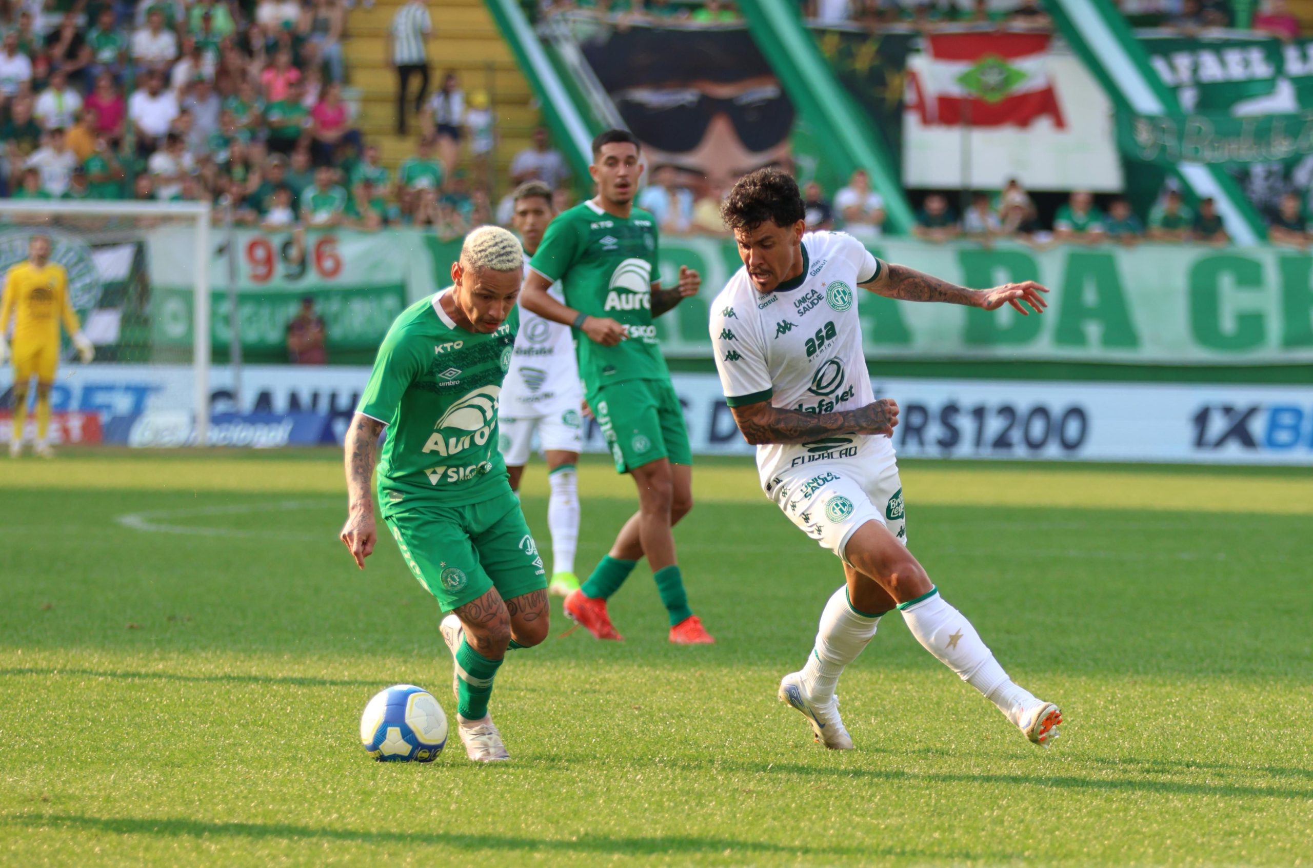 Chapecoense 0x4 Guarani: Caio Dantas decide, e Bugre goleia em confronto direto