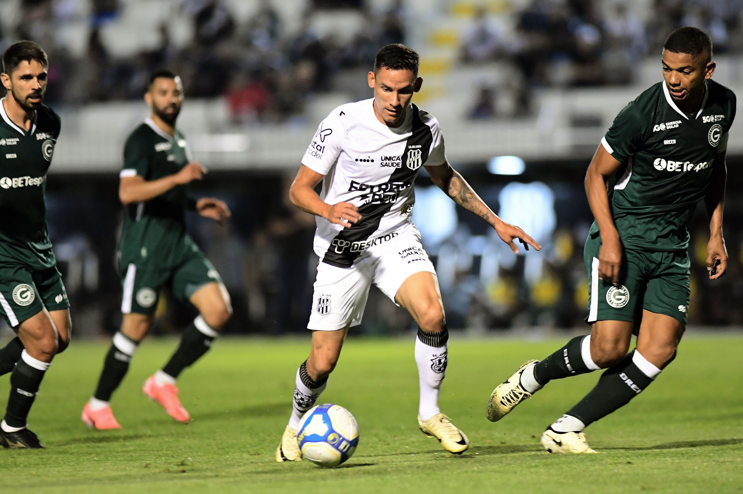 Ponte Preta 1×1 Goiás: Dodô marca golaço e evita derrota no Majestoso