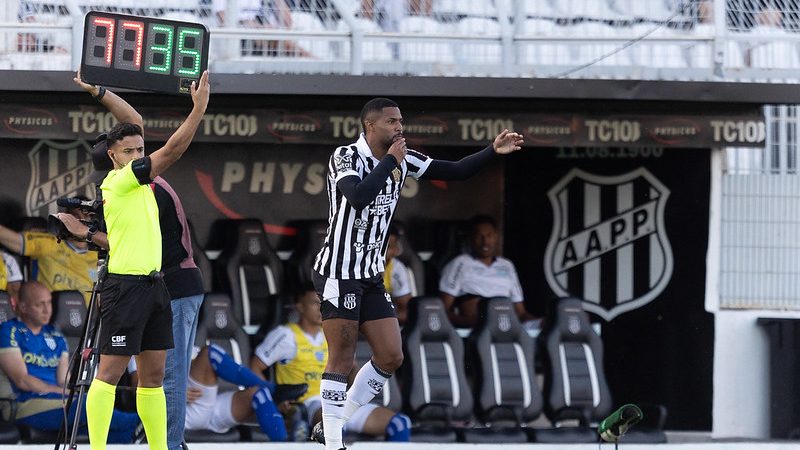 Ponte Preta: Nelsinho cogita duas mudanças na escalação; confira o provável time