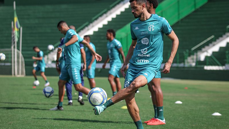 Guarani: sem Luan Dias, Allan Aal estuda três volantes contra a Chapecoense