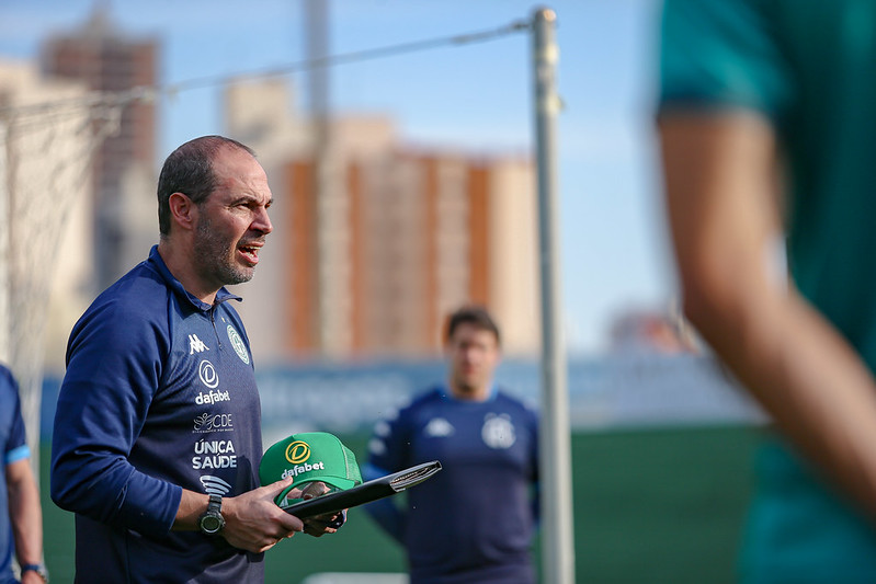 Guarani: Aal enaltece goleada e valoriza momento na Série B