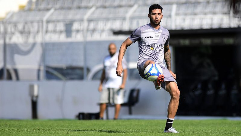 Ponte Preta: lateral retorna contra o Santos, mas atacante será desfalque; confira pendurados