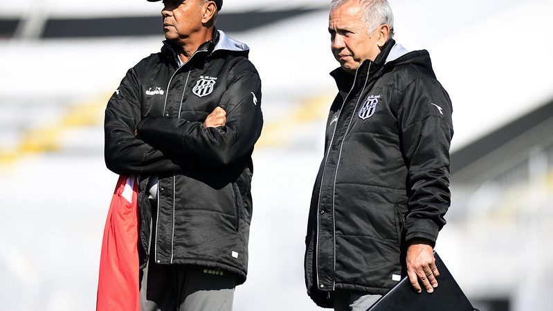 Ponte Preta: Eberlin opina sobre situação de Haquin e respalda Nelsinho Baptista