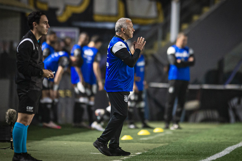 Ponte Preta: Nelsinho diz que momento é “preocupante” e promete conversa com elenco