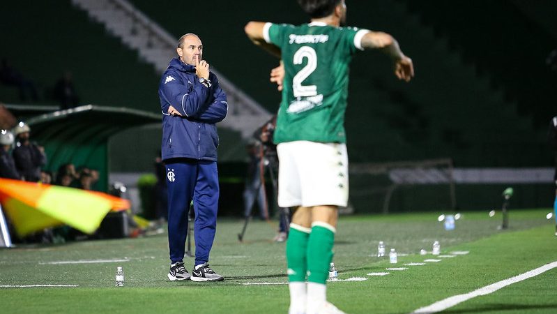 Guarani: Aal enaltece superação após curto período de treino e vibra com vitória