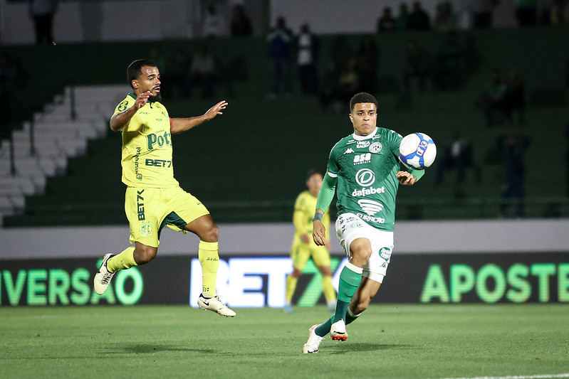 Guarani: João Victor dedica gol para Allan Aal e vê elenco confiante contra o rebaixamento