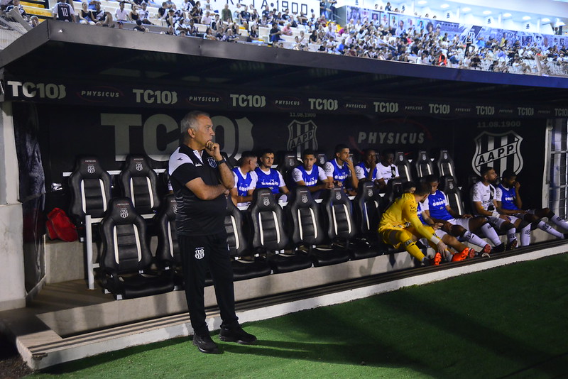 Ponte Preta: Nelsinho pede demissão e deixa o clube após derrota no dérbi