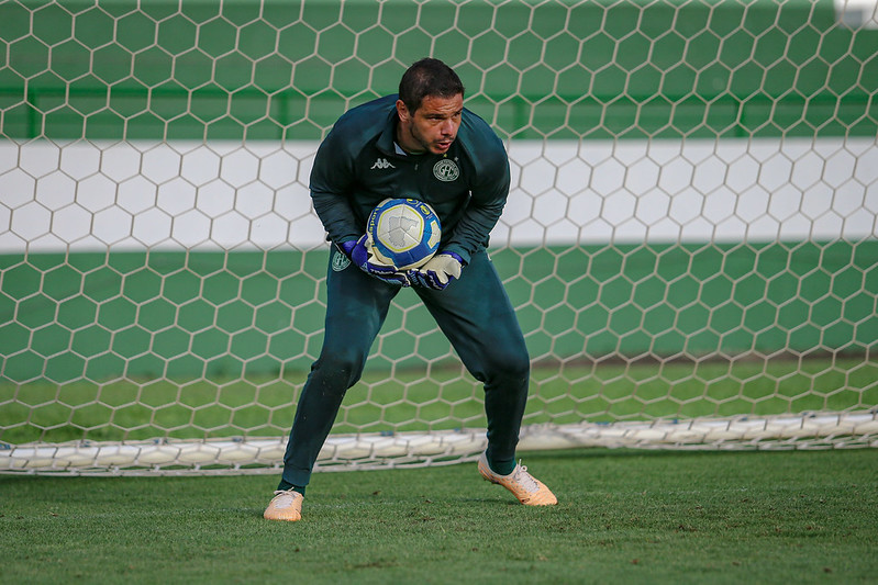 Guarani: fora dos planos, goleiro assina pré-contrato novo clube