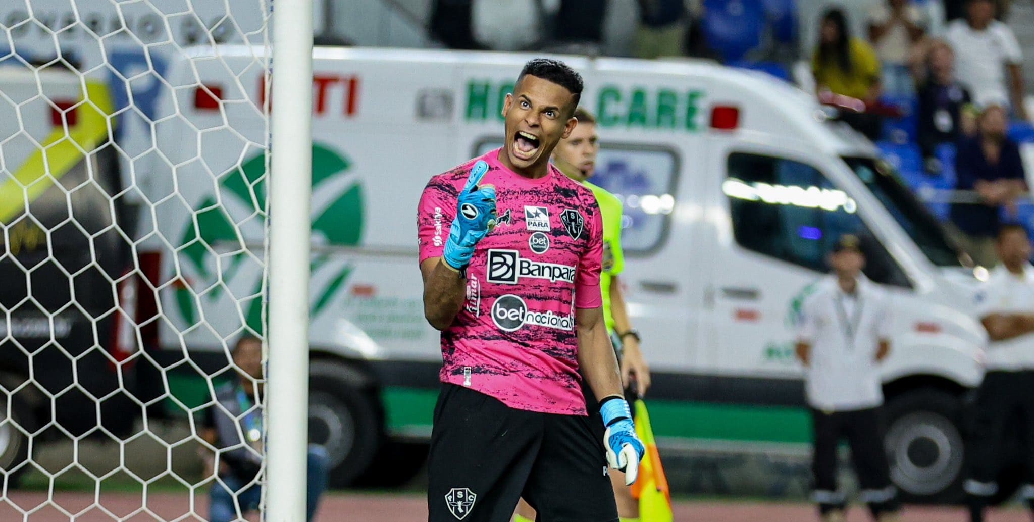 Ponte Preta: para acirrar posição com Pedro Rocha, clube negocia com novo goleiro