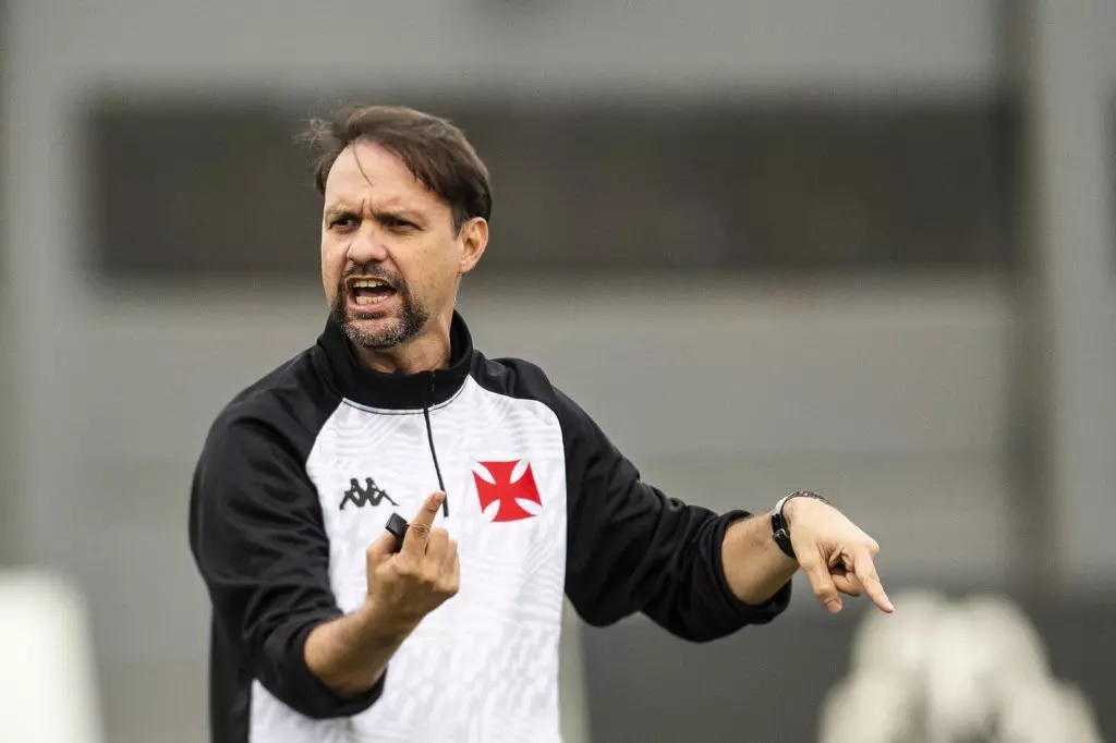 Guarani: ex-Vasco assume favoritismo para assumir o comando do Bugre