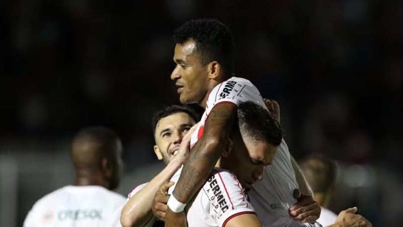 Guarani: diretoria sonda centroavante que estava no Botafogo para substituir Caio Dantas