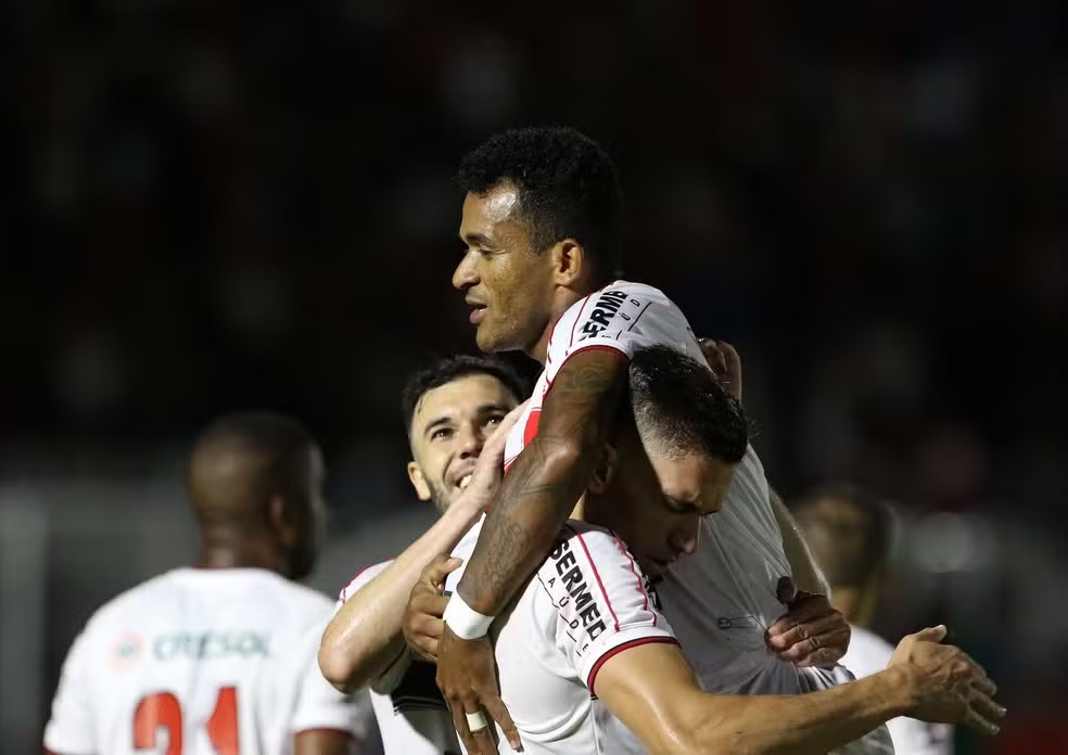 Guarani: diretoria sonda centroavante que estava no Botafogo para substituir Caio Dantas