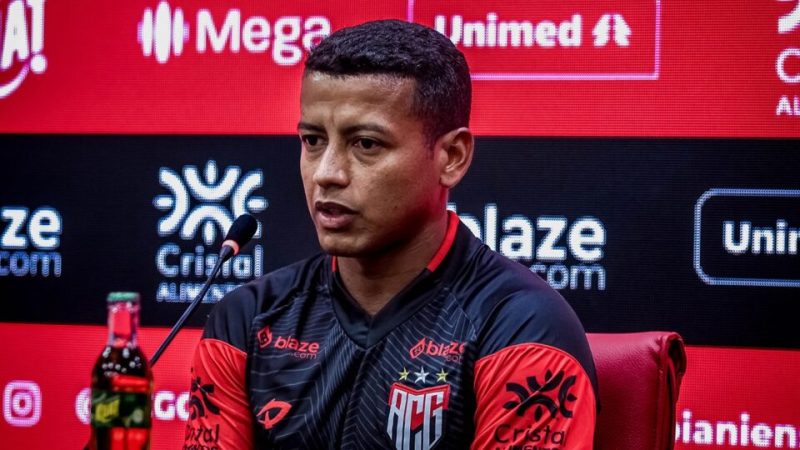 Ponte Preta: diretoria negocia com lateral de saída do Atlético-GO