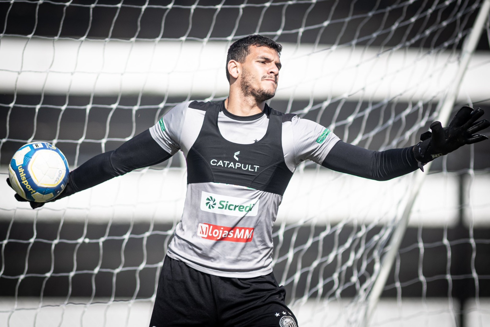 Guarani: diretoria faz lista para encontrar novo goleiro; veja alvos