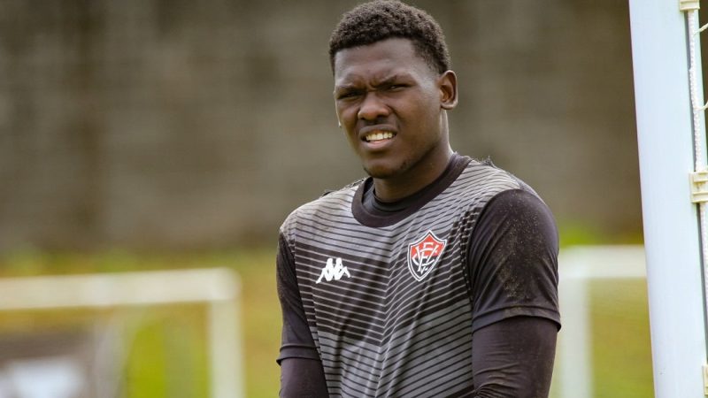 Guarani: negociação com Yuri Sena não avança, e diretoria avalia outros goleiros