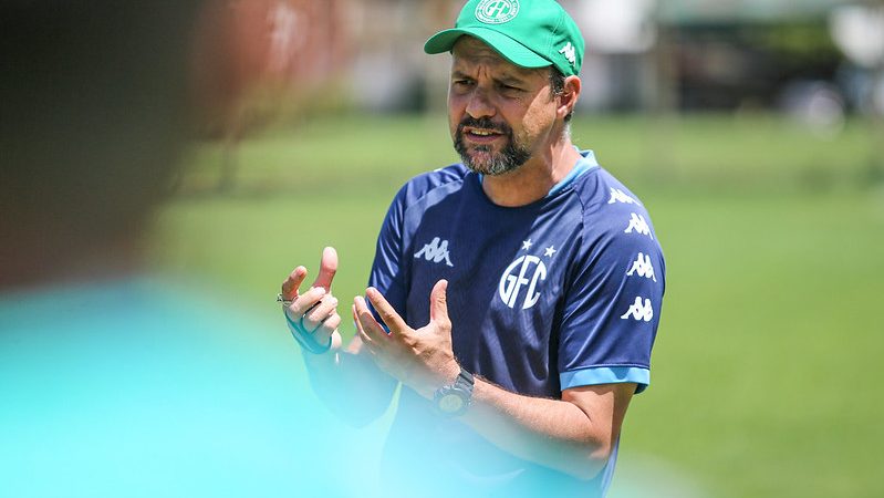 Guarani: Maurício Souza prepara mudanças significativas na escalação contra o Brusque