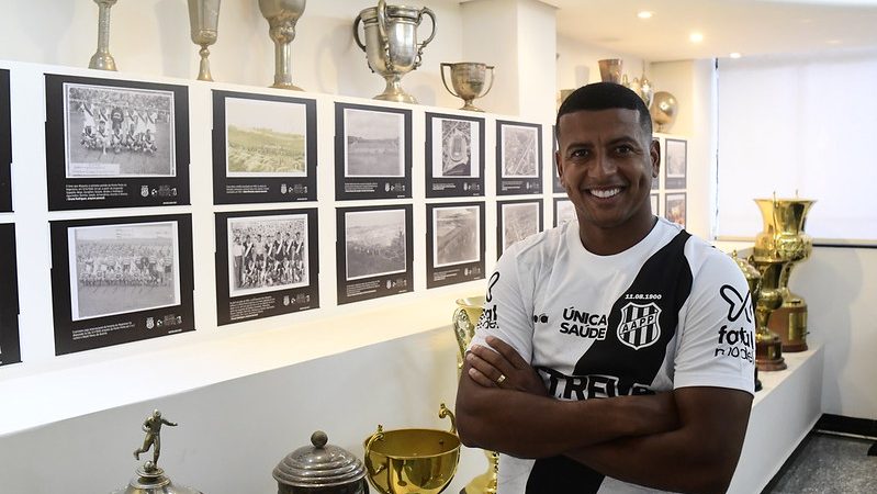 Ponte Preta: Maguinho admite sondagens para sair, mas garante foco na Macaca