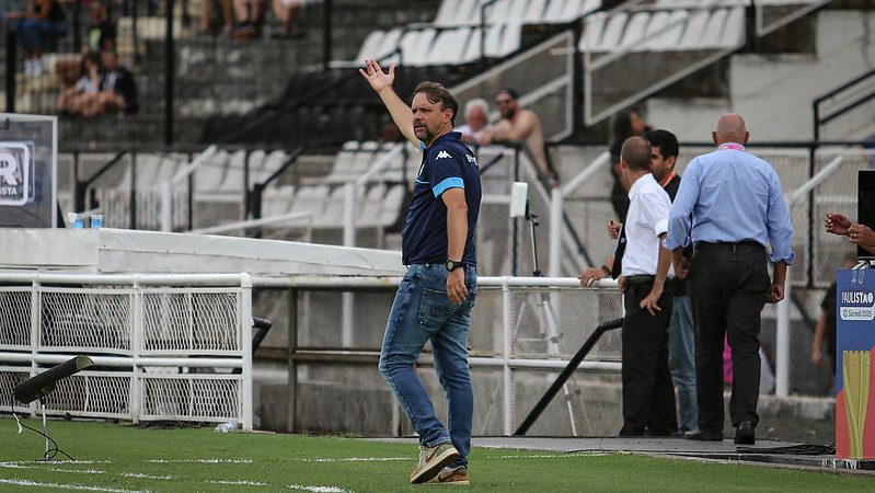 Guarani: Maurício inicia preparação para enfrentar o São Paulo na expectativa por reforços