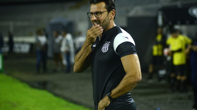 Ponte Preta: Valentim elogia atuação e diz que chuva atrapalhou contra o Corinthians
