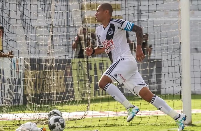 Ponte Preta: relembre atuação histórica de Wellington Paulista contra o Água Santa