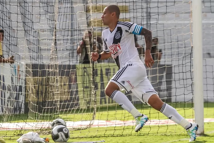 Ponte Preta: relembre atuação histórica de Wellington Paulista contra o Água Santa