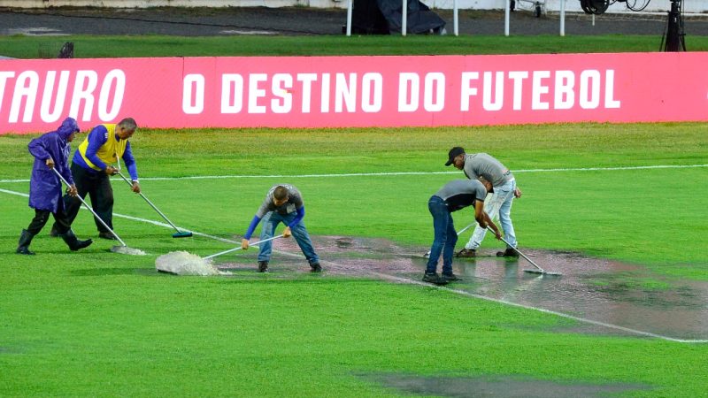 Ponte Preta: diretoria se pronuncia sobre campo alagado e elogia funcionários