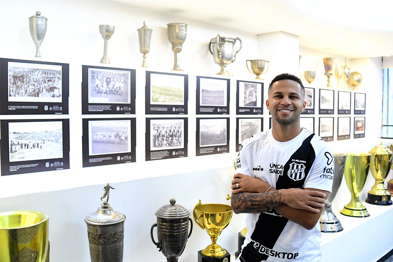 Ponte Preta: Serginho comunica proposta da Série D e intenção de saída
