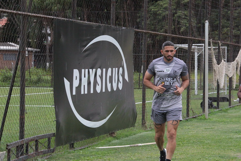 Ponte Preta: diretoria busca novo lateral após grave lesão de Danilo Barcelos