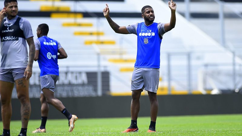 Ponte Preta: diretoria anuncia saída de Emerson e mais dois jogadores