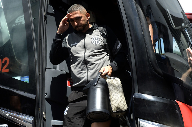 Ponte Preta: Danilo Barcelos fica ou sai? O que sabemos
