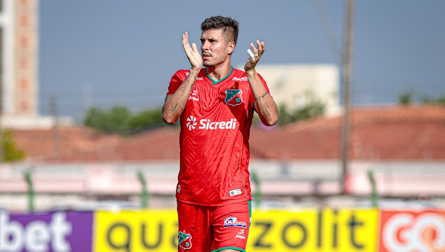 Guarani: diretoria busca lateral-esquerdo e monitora destaque do Velo Clube