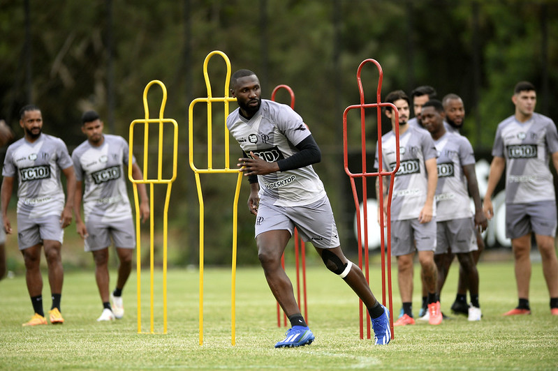 Ponte Preta: Rodrigo Souza recebe sondagem do Paysandu, mas prioriza permanência