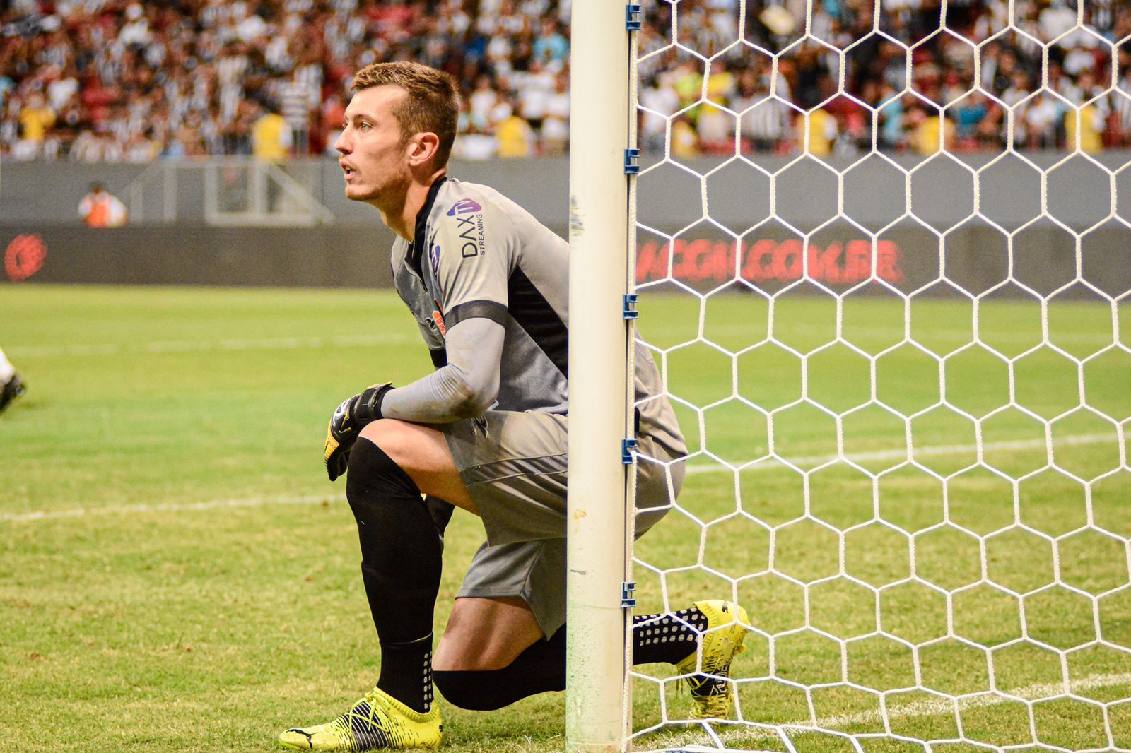 Ponte Preta: sem entrar em campo, goleiro é devolvido ao Brasiliense