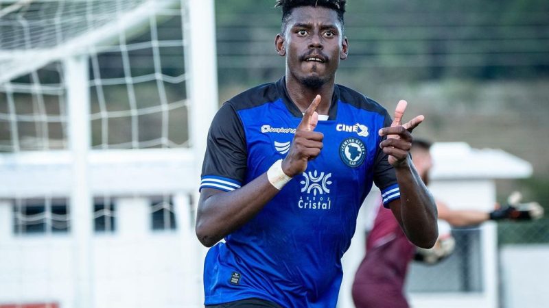 Ponte Preta: diretoria fecha a contratação de atacante que estava no futebol goiano