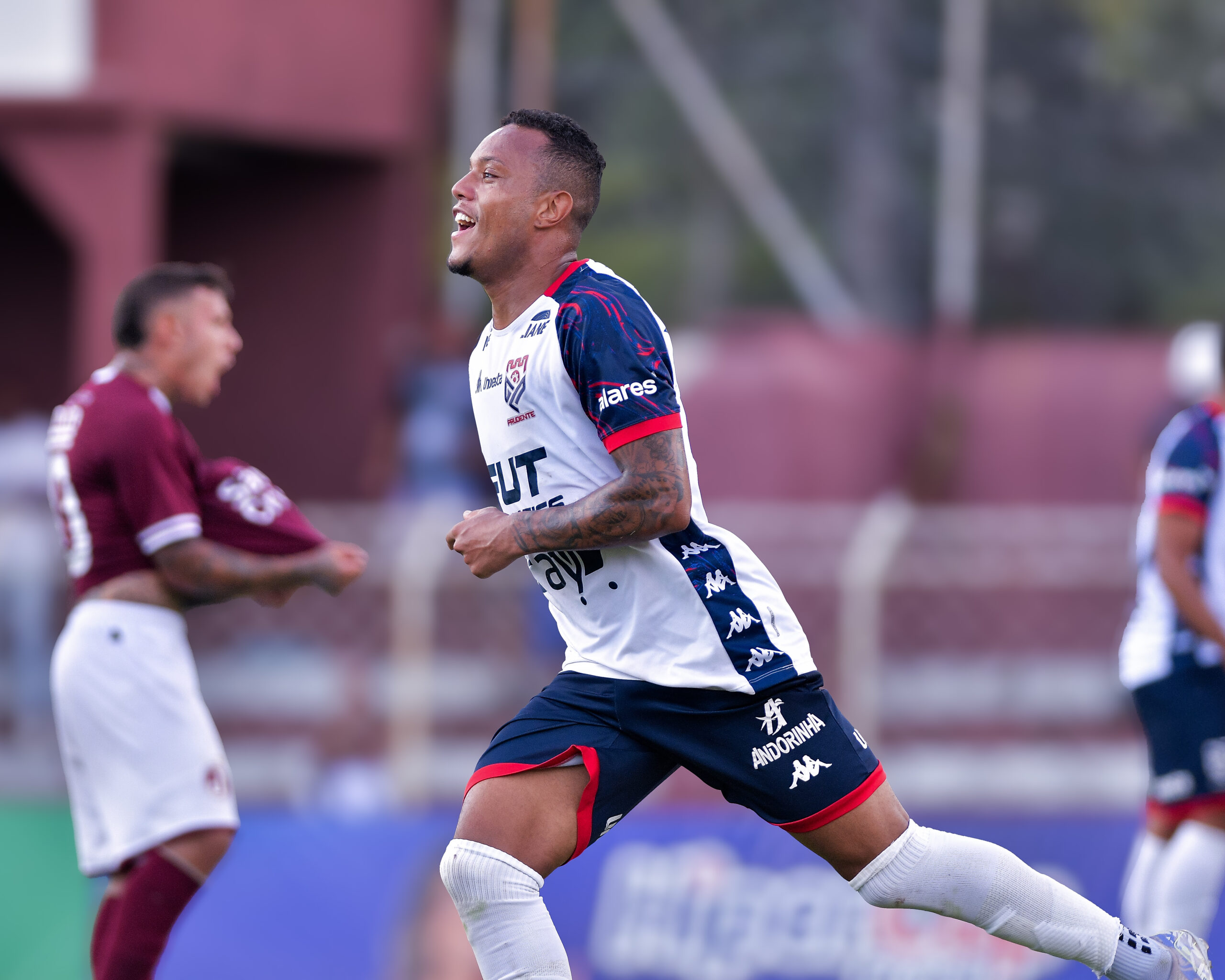 Guarani: diretoria contrata dois laterais e “fecha” posição