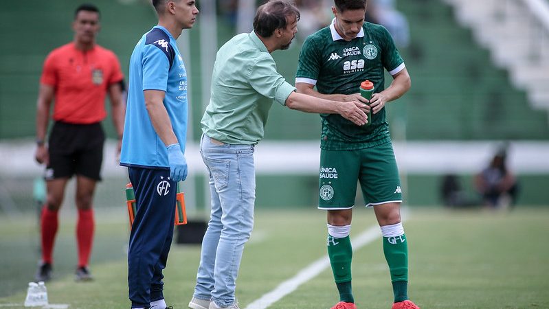 Guarani: Maurício estuda mudanças na equipe para enfrentar o Brusque